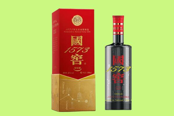 巴青县回收国窖1573.jpg
